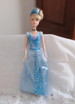 poupée mannequin Cendrillon, marke: Mattel, zustand: Sehr gut, größe: Einheitsgröße, 10,00 €, 11,20 € inklusive Vinted-Käuferschutz