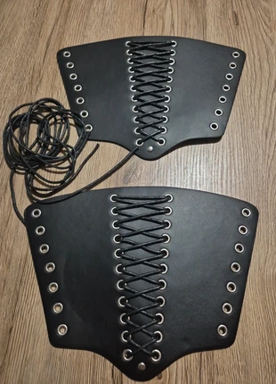 Brassard médiéval viking noir avec lacets, brand: Viking, condition: Very good, €10.00, €11.20 includes Buyer Protection