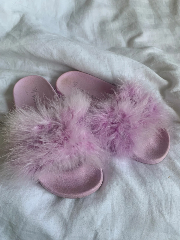 Lilac fluffy slides Vinted