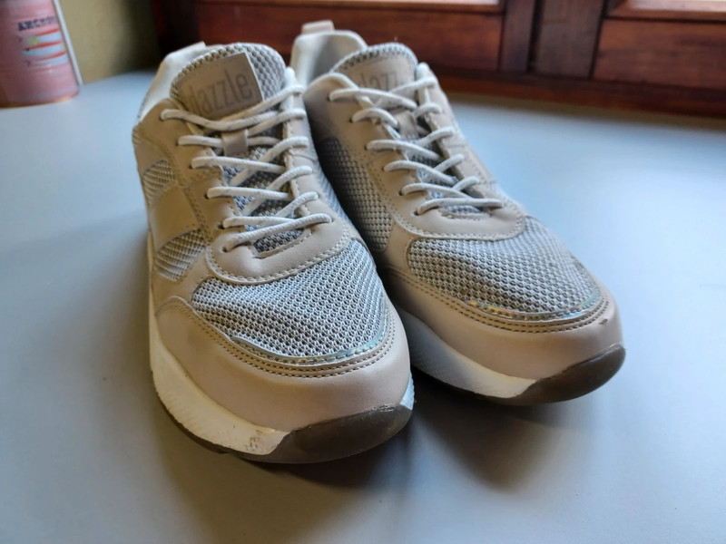 Creme kleurige sneakers sale