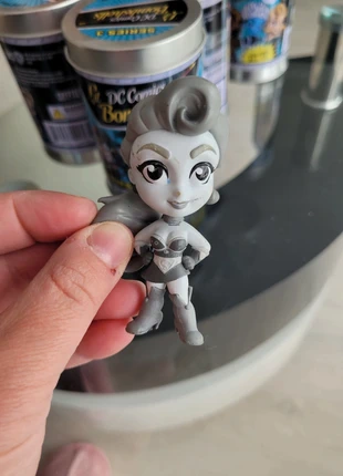 Supergirl, vinyl figure, marke: DC Comics, zustand: Sehr gut, größe: Einheitsgröße, 15,00 €, 16,45 € inklusive Vinted-Käuferschutz