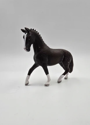 Figurine Cheval Schleich - Jument Hanovre Morelle, merk: Schleich, staat: Goed, maat: Universeel, € 4,50, € 5,43 inclusief Kopersbescherming Pro