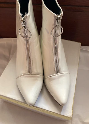 Tronchetto bianco tacco basso , brand: Martin Pescatore, condizioni: Buone, taglia: 37, €2.00, €2.80 include la Protezione acquisti