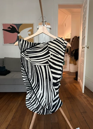 Zebra printed boatneck top, marque: Weekday, état: Très bon état, taille: M / 38 / 10, 12,00 €, 13,30 € Protection acheteurs incluse