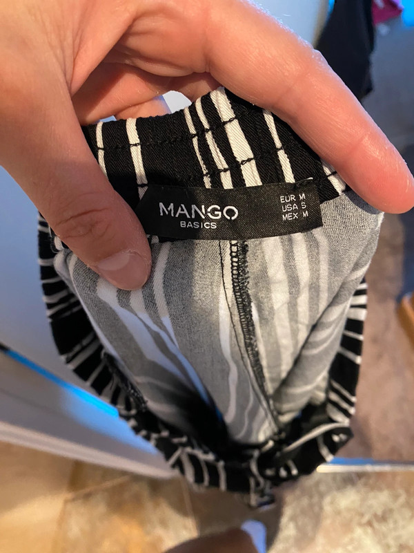 Pantalon fluide blanc et noir M Mango 2