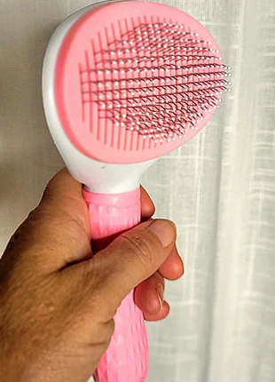 Brosse de toilettage chiens et chats auto-nettoyante neuve - Efficace et solide, merk: Rose, staat: Als nieuw, € 4,50, € 5,43 inclusief Kopersbescherming