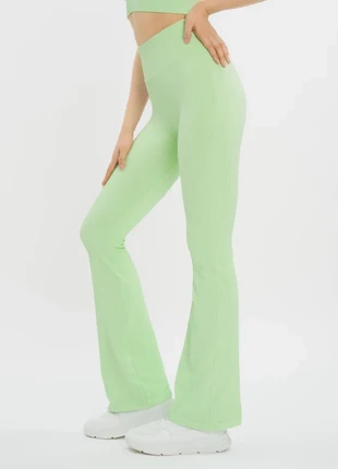 Oceans Apart Maya Flared Pant, marca: Oceans Apart, estado: Novo sem etiquetas, tamanho: M / 38 / 10, €45.00, €47.95 inclui Proteção do Comprador