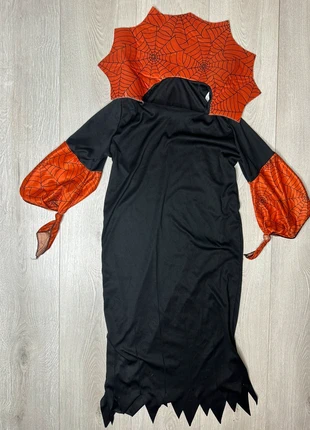 déguisement enfant toile d'araignée noir et orange robe tunique sorcière taille m (7-10 ans), merk: Orange, staat: Heel goed, maat: 7 jaar / 122 cm, € 3,00, € 3,85 inclusief Kopersbescherming