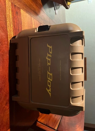 Fallout, marke: Fallout, zustand: Sehr gut, 400,00 €, 420,70 € inklusive Vinted-Käuferschutz