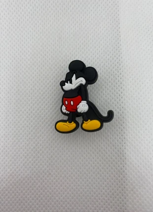 Charm pin croc, état: Très bon état, 2,00 €, 2,80 € Protection acheteurs incluse