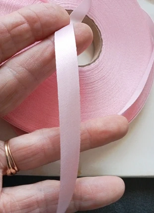 Gros rouleau de ruban rose  1 cm de large, marke: Mondial Tissus, zustand: Neu, 5,50 €, 6,48 € inklusive Vinted-Käuferschutz