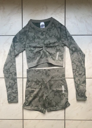 Ensemble Gymshark taille XS couleur vert kaki, marke: Gymshark, zustand: Neu, größe: XS / 34 / 6, 24,00 €, 25,90 € beinhaltet Vinted-Käuferschutz Pro