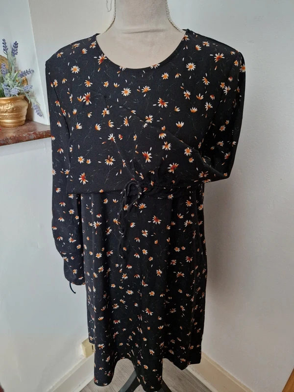 Robe noir fleurie mango taille M
