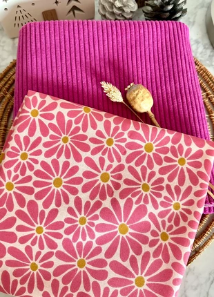 Du velours fuchsia et du coton fleuri, marque: TISSU, état: Neuf sans étiquette, 12,50 €, 13,83 € Protection acheteurs incluse