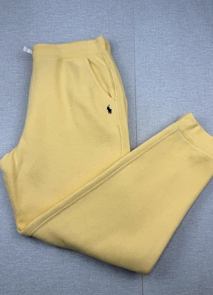 Jogging Ralph Lauren jaune pastel logo marine / Taille M, merk: Ralph Lauren, staat: Heel goed, maat: M, € 40,00, € 42,70 inclusief Kopersbescherming Pro