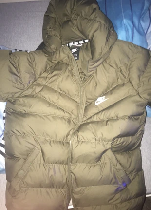 Nike winter jas, brand: Nike, condizioni: Nuovo senza cartellino, taglia: S, €40.00, €42.70 include la Protezione acquisti