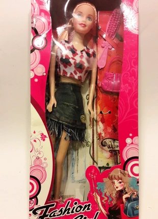 Poupée mannequin jupe courte, brand: Fashion Girl, condition: New with tags, size: 4 years / 104 cm, €4.00, €4.90 includes Buyer Protection