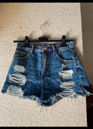 Short vaquero/Denim shorts, marca: Pull & Bear, estado: Muy bueno, tamaño: XS / 34 / 6, 5,00 €, 5,95 € Protección al comprador incluida