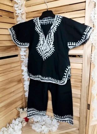 Ensemble oriental garçon t-shirt et pantalon 2-3ans comme neuf 💕💕, marque: Local, état: Très bon état, taille: 24-36 mois / 92 cm, 8,00 €, 9,10 € Protection acheteurs (Pro) incluse