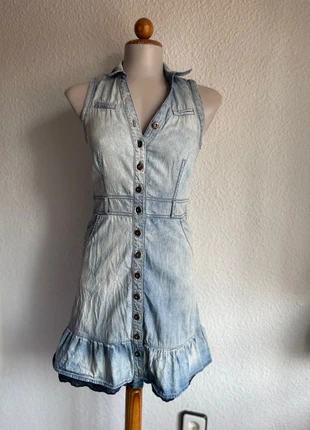 Vlotte spijkerjurk van Only, marque: ONLY, état: Très bon état, taille: XS / 34 / 6, 7,00 €, 8,05 € Protection acheteurs incluse