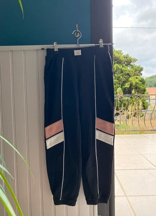 Pantalon de jogging enfant fille, marca: Kiabi, estado: Muito bom, tamanho: 10 anos / 140 cm, €5.00, €5.95 inclui Proteção do Comprador