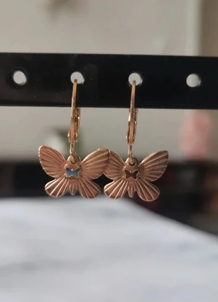 😊 Jolie boucles d'oreilles papillons 😊, état: Neuf sans étiquette, 3,00 €, 3,85 € Protection acheteurs incluse