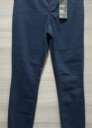 Pantalone lungo donna skinny blu taglia 40 eur 44 it elasticizzato, état: Neuf avec étiquette, taille: M / 38 / 10, 8,00 €, 9,10 € Protection acheteurs incluse