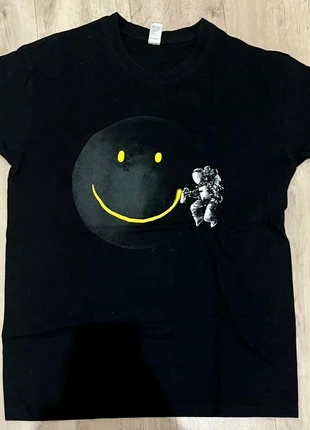🖤 T-shirt noir Smiley & astronaute – Taille S, marca: Pampling, estado: Muy bueno, tamaño: S, 4,00 €, 4,90 € Protección al comprador incluida