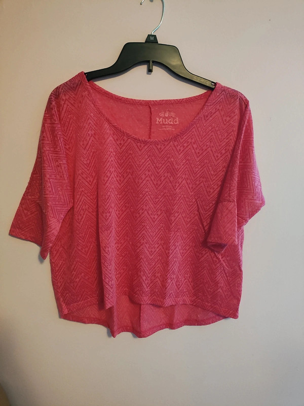 Mudd neon pink crop top 1