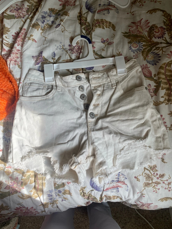 White Denim High-Waist Shorts 3