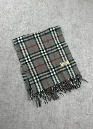 Écharpe Burberry gris, merk: Burberry, staat: Heel goed, € 50,00, € 53,20 inclusief Kopersbescherming Pro