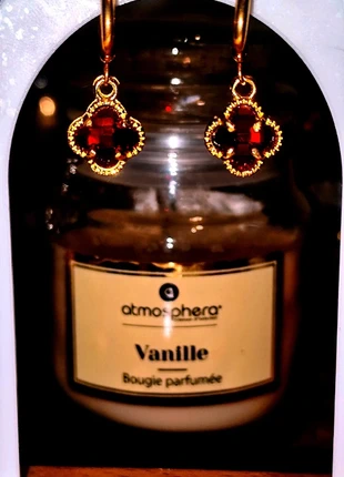 Boucles d'oreilles trèfles rouges, marque: Fait Main, état: Neuf avec étiquette, 4,00 €, 4,90 € Protection acheteurs incluse