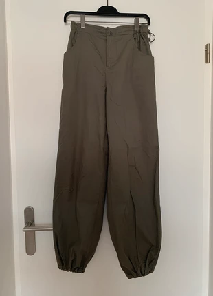 Pantalon vert kaki parachute, marque: La Halle, état: Très bon état, taille: XS / 34 / 6, 5,00 €, 5,95 € Protection acheteurs incluse