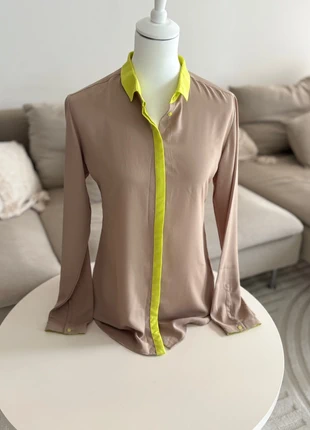 Chemise ESPRIT taupe  à détails vert anis – Taille 38/40, marque: Esprit, état: Très bon état, taille: M / 38 / 10, 12,00 €, 13,30 € Protection acheteurs (Pro) incluse