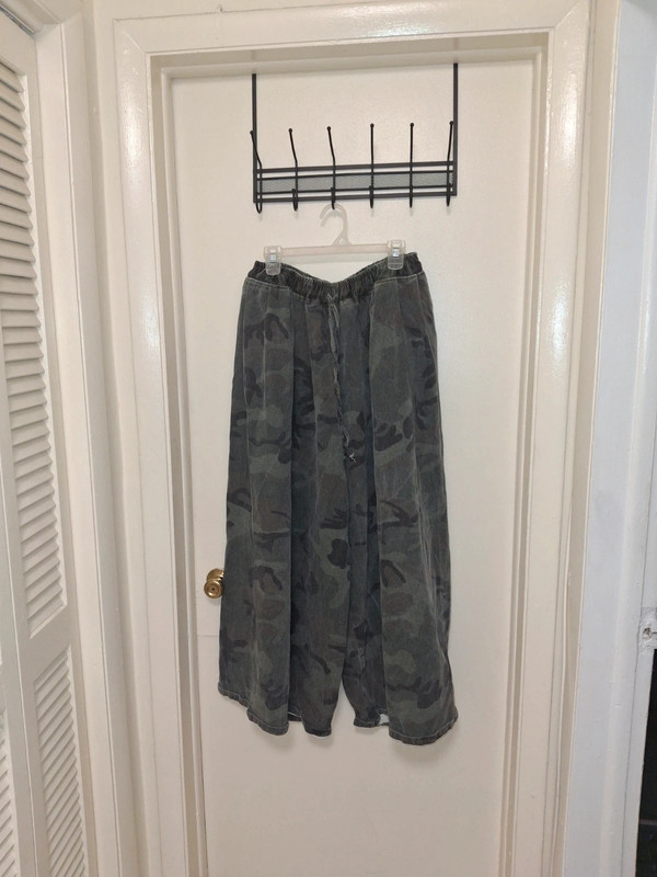 Oversized Camo Pant 1