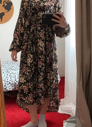 Robe longue avec ceinture XS Mango, marke: Mango, zustand: Neu, größe: XS / 34 / 6, 10,00 €, 11,20 € inklusive Vinted-Käuferschutz