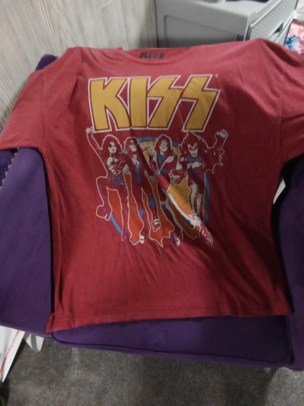 Kiss t shirt. Men's. Nwt! 1