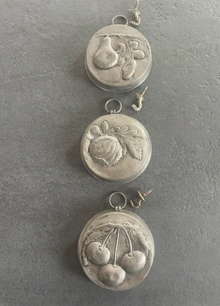 3 tinnen ornamentjes, brand: geen merk, condizioni: Ottime, €12.50, €13.83 include la Protezione acquisti