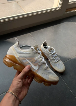 Nike air vapormax white size 39, marque: Nike, état: Très bon état, taille: 39, 34,99 €, 37,44 € Protection acheteurs incluse