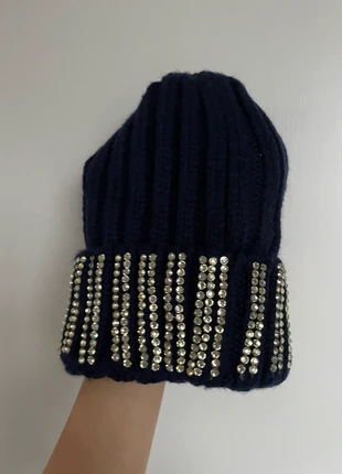 Bonnet avec cristaux , staat: Heel goed, maat: Universele maat, € 15,00, € 16,45 inclusief Kopersbescherming