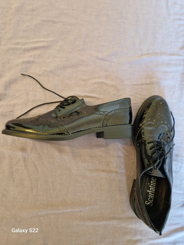 Paire de chaussures Scarlatine Vinted
