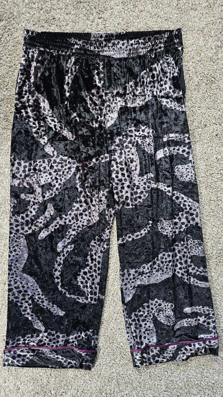 Sofia Intimates Sofia Vergara Velour Pajamas Sz 2x Leopards 1