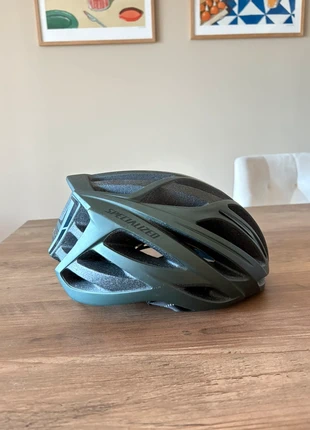 Helmet Specialized Echelon II Mips, merk: Specialized, staat: Heel goed, € 30,00, € 32,20 inclusief Kopersbescherming