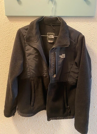 Veste Polaire The North Face femme noire, marque: The North Face, état: Très bon état, taille: S / 36 / 8, 20,00 €, 21,70 € Protection acheteurs incluse