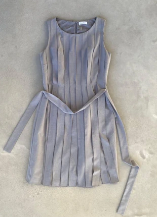 Vintage Calvin Klein Light Grey Strap Detail Dress, marca: Calvin Klein, estado: Muy bueno, tamaño: M / 38 / 10, 70,00 €, 74,20 € Protección al comprador incluida