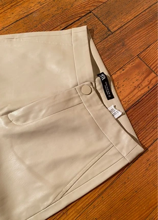 Pantalon coupe skinny similicuir - Couleur beige crème - Zara, brand: Zara, condizioni: Ottime, taglia: XS / IT 38 / EU 34, €10.00, €11.20 include la Protezione acquisti