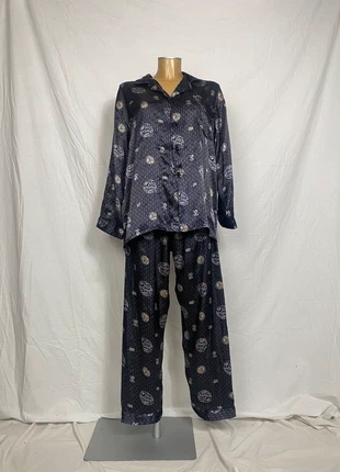 Satin pijama, merk: sheng thankyum, staat: Heel goed, maat: L, € 22,00, € 23,80 inclusief Kopersbescherming