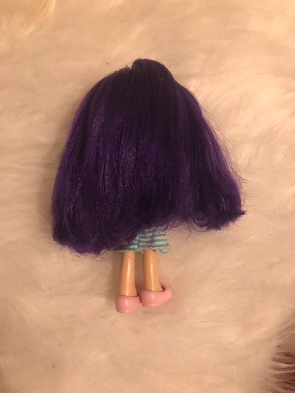 POUPEE CHARLOTTE AUX FRAISES CHEVEUX VIOLET