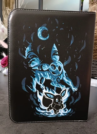 Très jolie classeur Noctali Evoli 400 emplacements, marque: Pokémon, état: Très bon état, 15,00 €, 16,45 € Protection acheteurs incluse