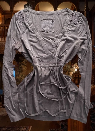 Grey lace babydoll top Elena Gilbert with a bow to adjust the waist, brand: EDC by Esprit, condition: Very good, size: XS / 34 / 6, €35.00, €37.45 includes Buyer Protection